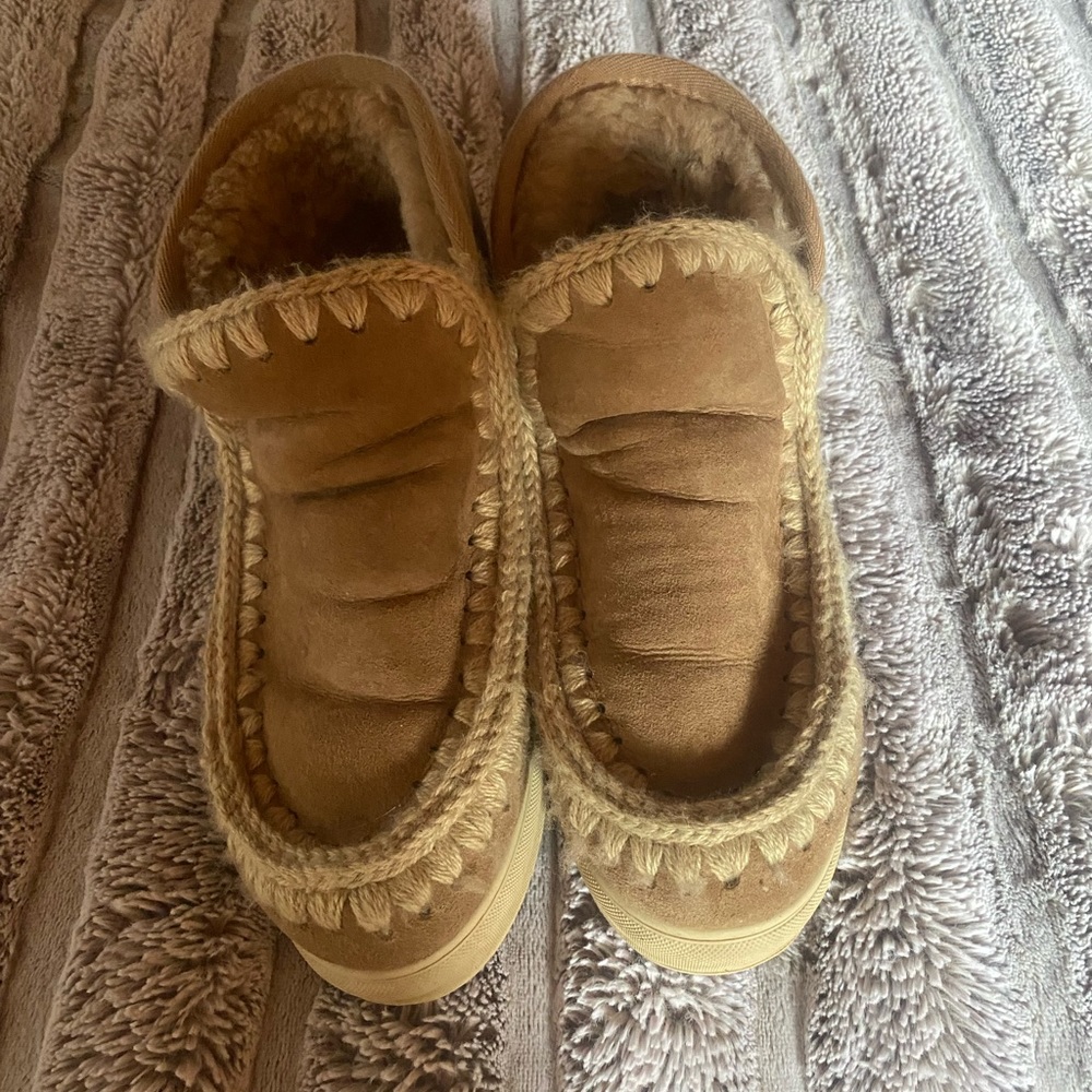 Mou booties size 39